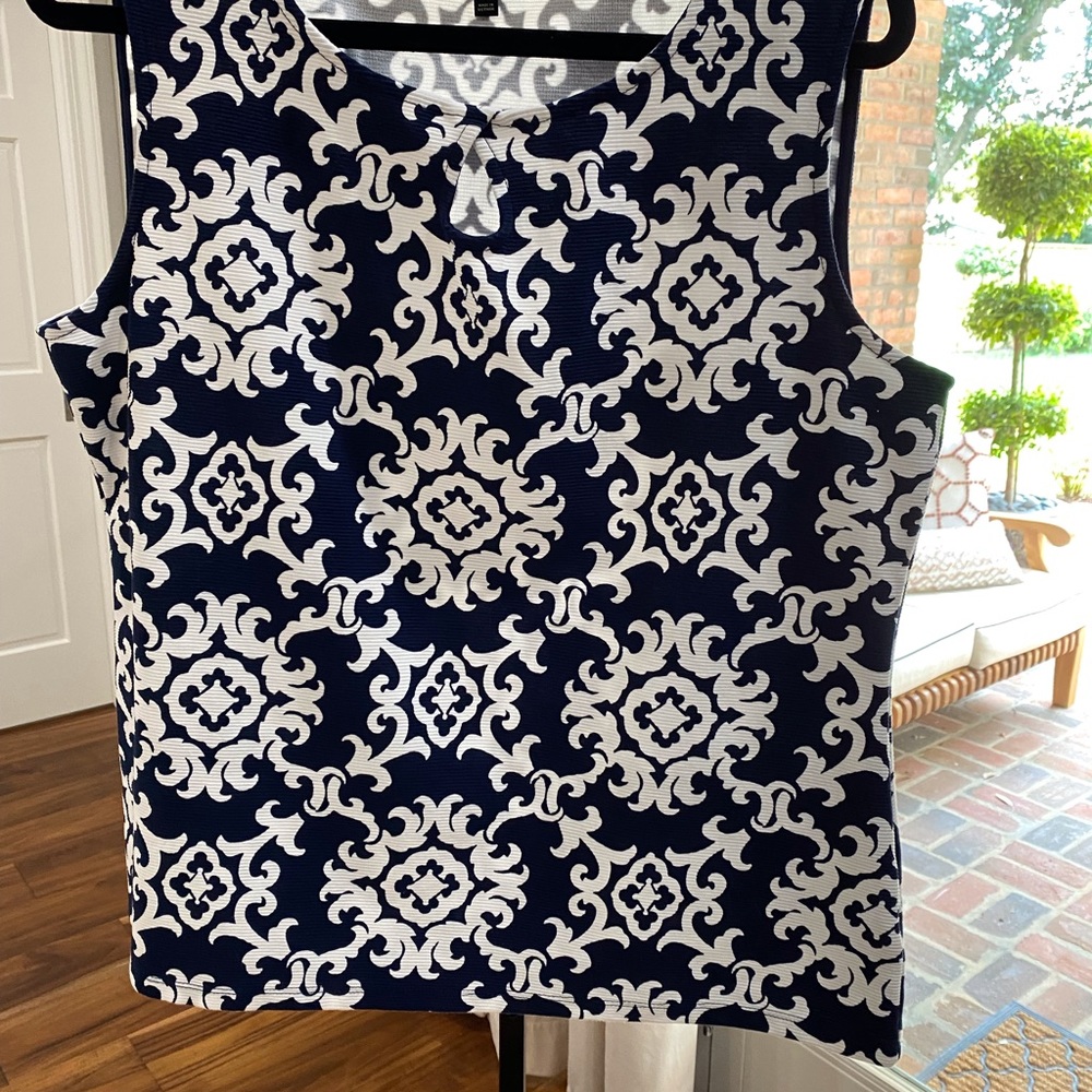 Talbots Sleeveless Top EUC Size L
